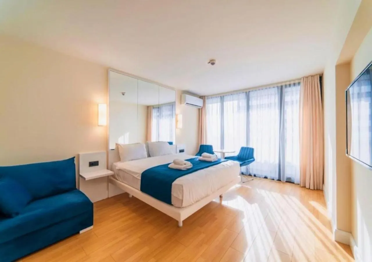 Orbi City Luxury Suite Батуми